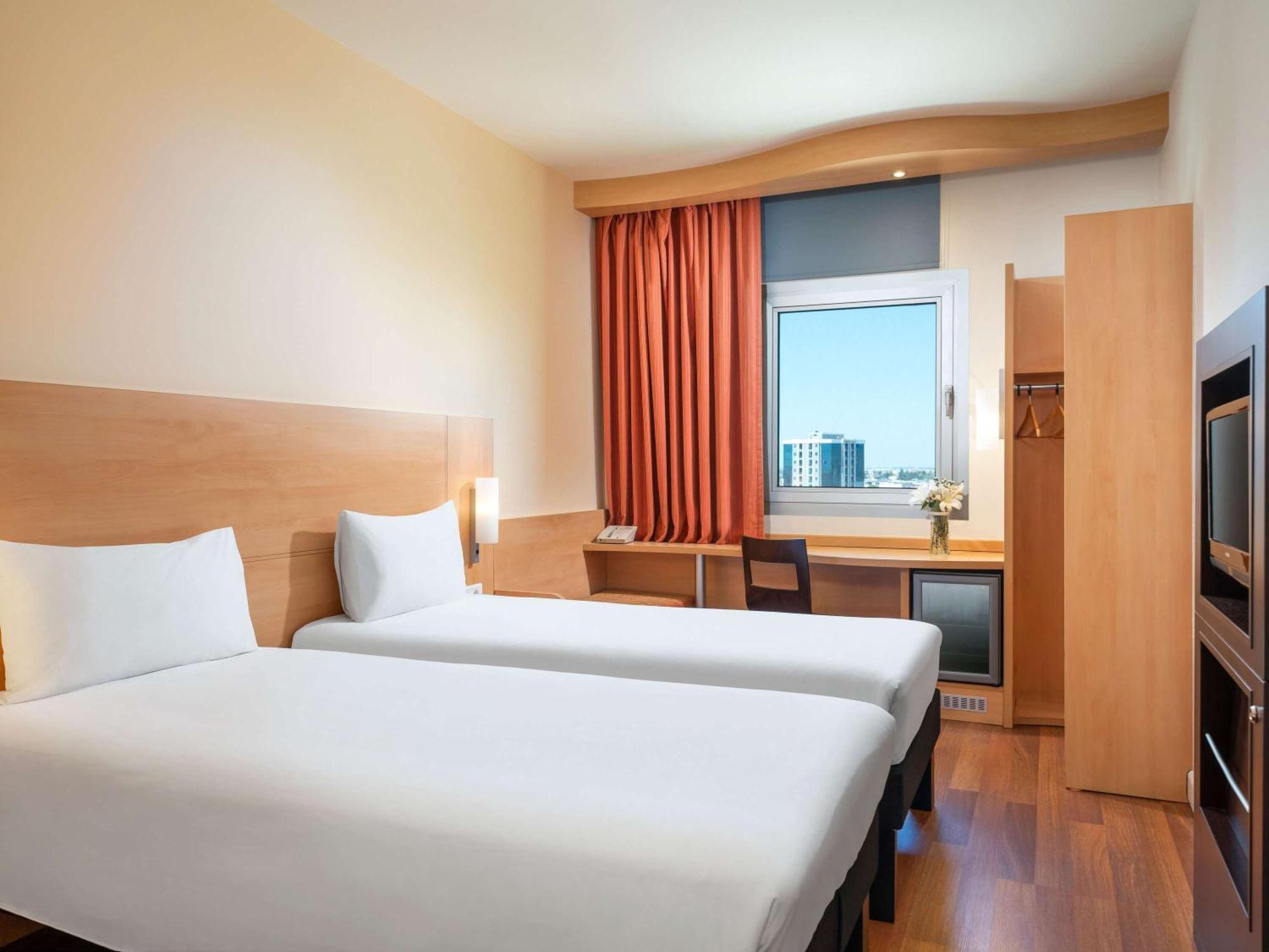 Ibis 3*